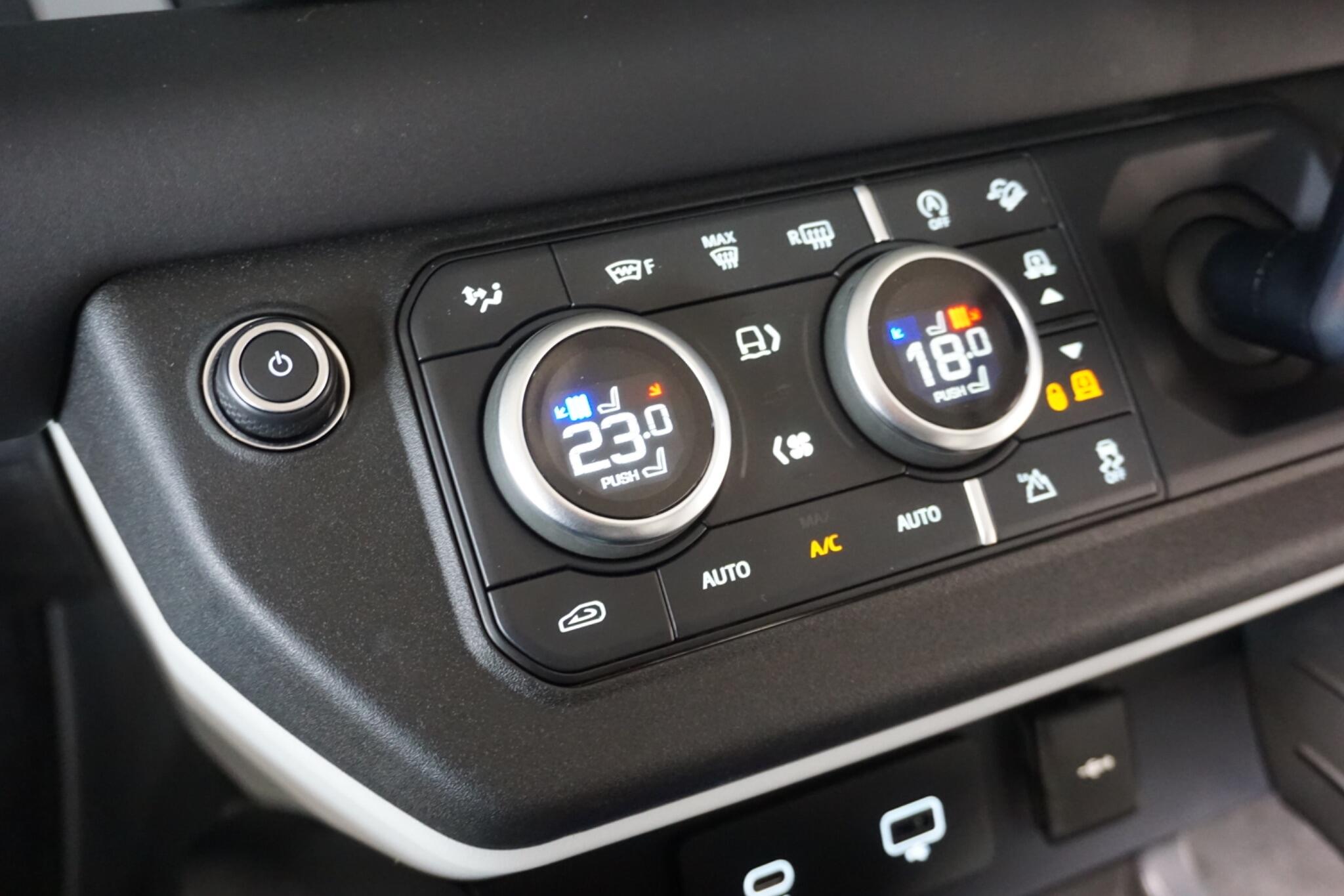 Land Rover Defender 110 3.0 D250 MHEV XS Edition SUV 5dr Diesel Auto 4WD Euro 6 (s/s) (250 ps)